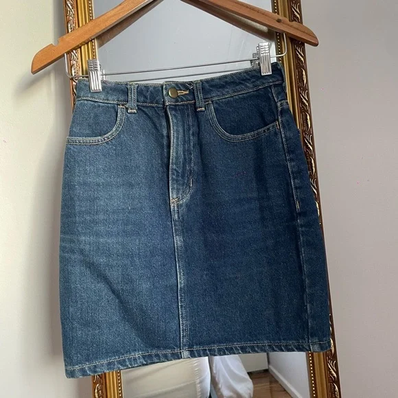 Selling American appeal denim mini shirt - Picture 2 of 5